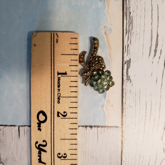 Vintage Flower Rhinestone Brooch - Picture 3 of 4